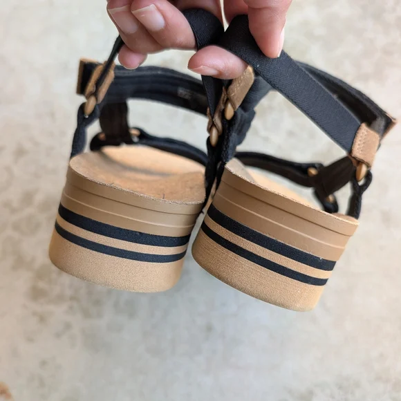 Reef | Adjustable Velcro Sandals - Picture 4 of 4
